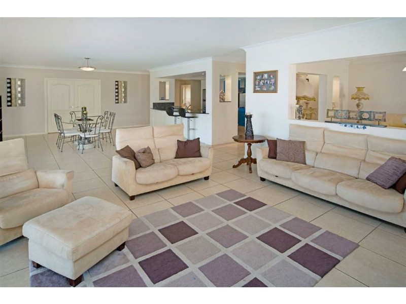 26 The Peninsula, Helensvale QLD 4212