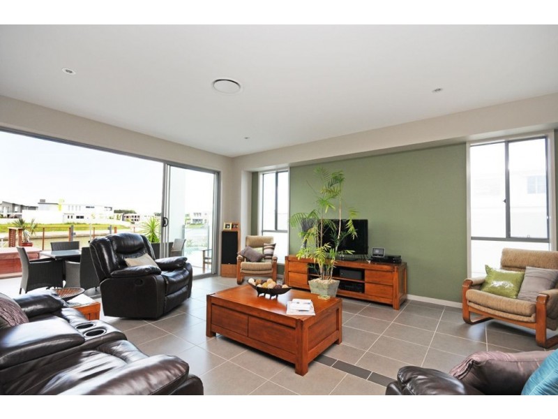 1 South Quay Drive, Biggera Waters QLD 4216