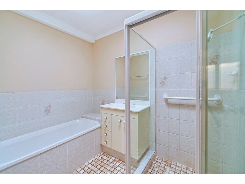 1/49 Errol Avenue, Paradise Point QLD 4216