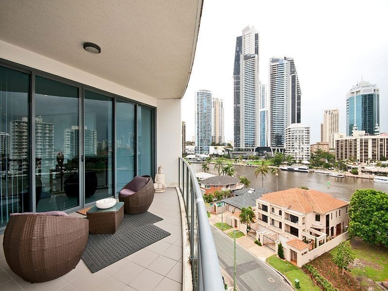 Chevron Island QLD 4217