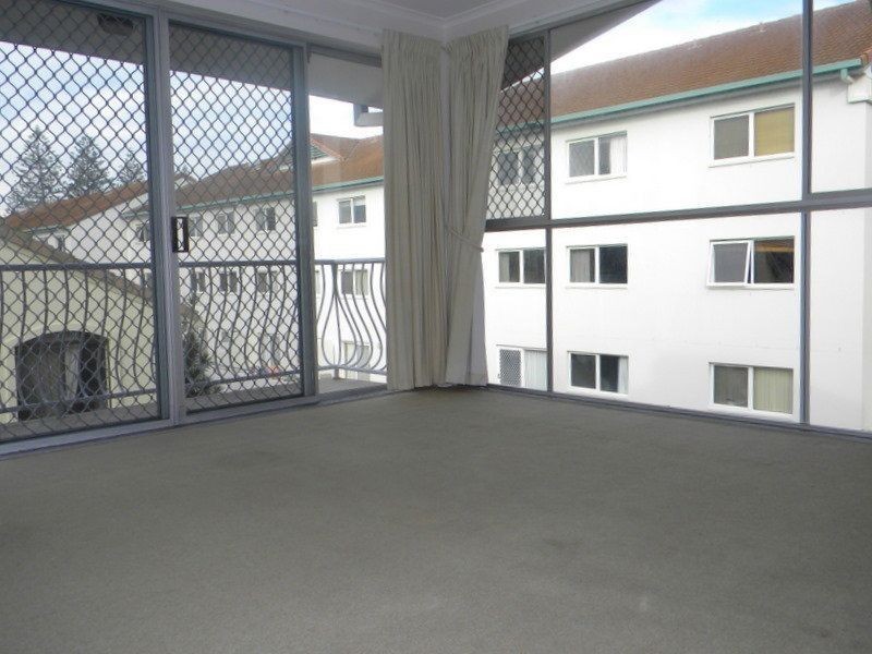 6/16 Riviera Road, Miami QLD 4220