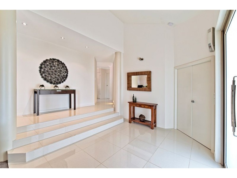 18 Kensington Street, Robina QLD 4226