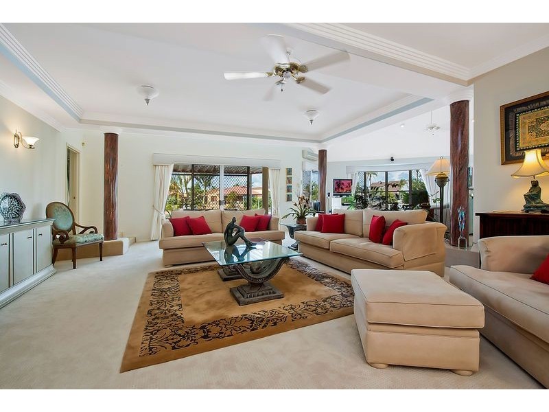 9 Lobster Pot Place, Runaway Bay QLD 4216