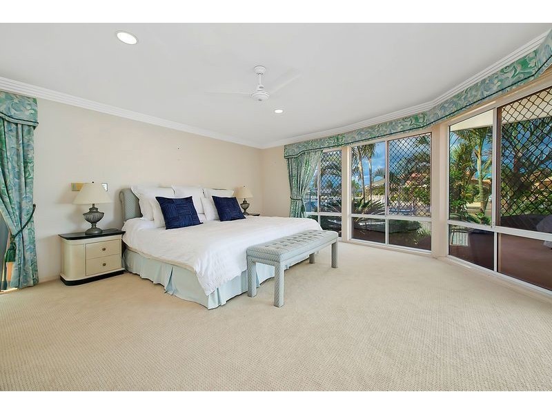 9 Lobster Pot Place, Runaway Bay QLD 4216