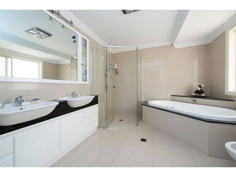 9 Lobster Pot Place, Runaway Bay QLD 4216