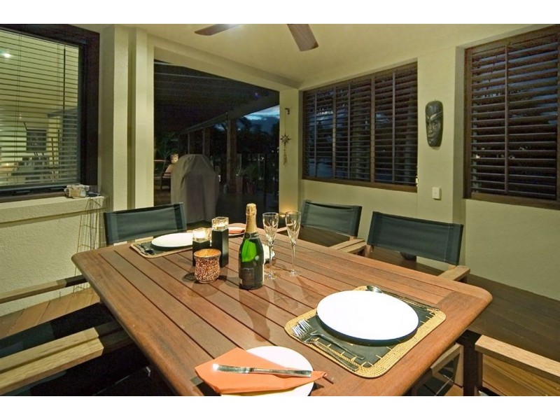 1033 Rosebank Way, Hope Island QLD 4212