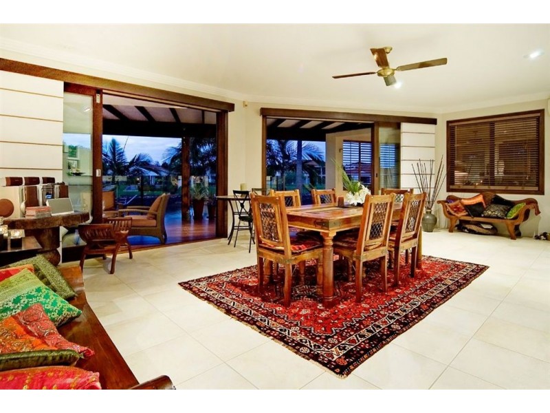 1033 Rosebank Way, Hope Island QLD 4212