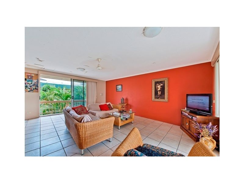 18 Tarcoola Crescent, Chevron Island QLD 4217