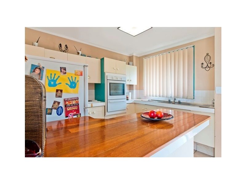 18 Tarcoola Crescent, Chevron Island QLD 4217