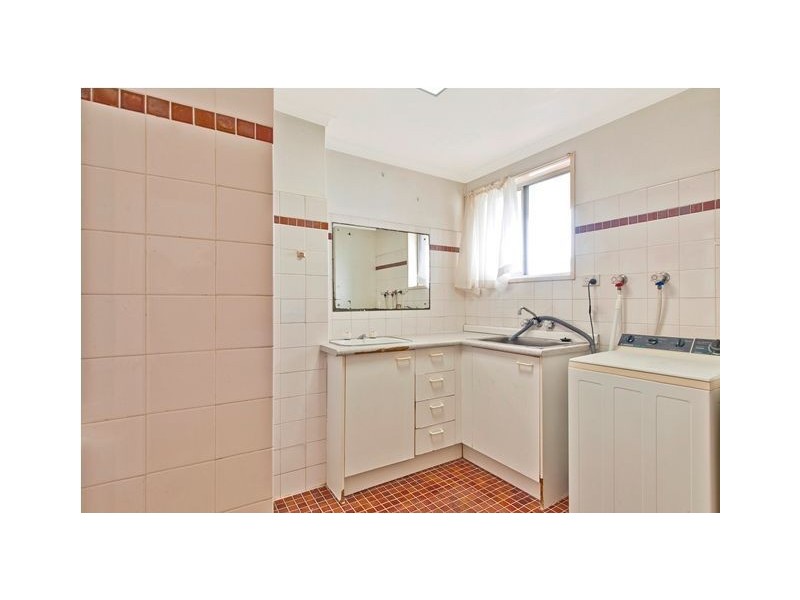 18 Tarcoola Crescent, Chevron Island QLD 4217