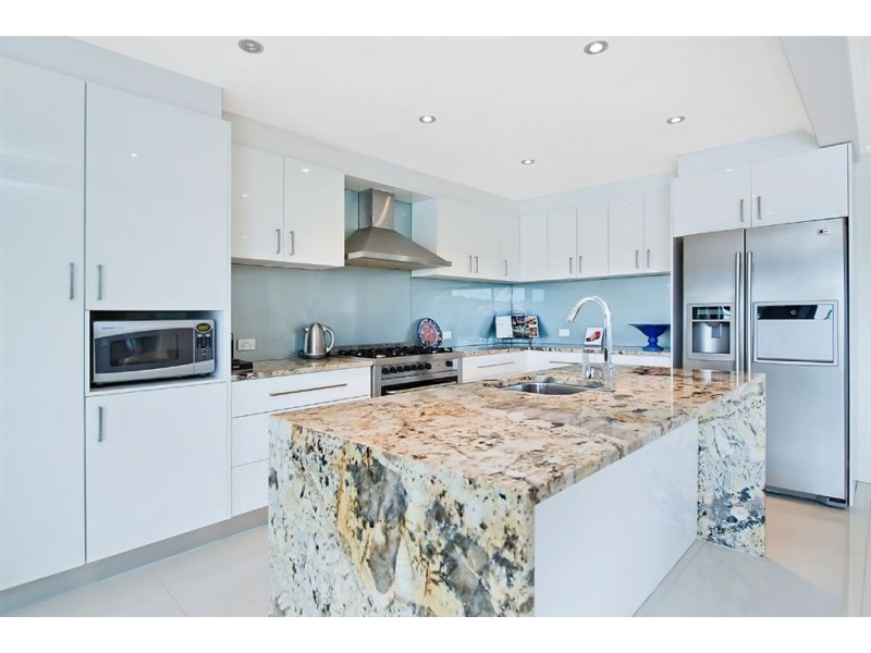 4 The Bowsprit, Runaway Bay QLD 4216