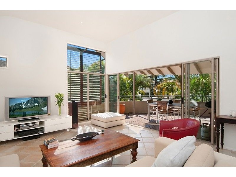 12 Francis Street, Mermaid Beach QLD 4218