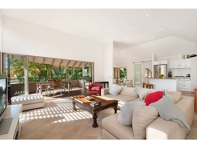 12 Francis Street, Mermaid Beach QLD 4218