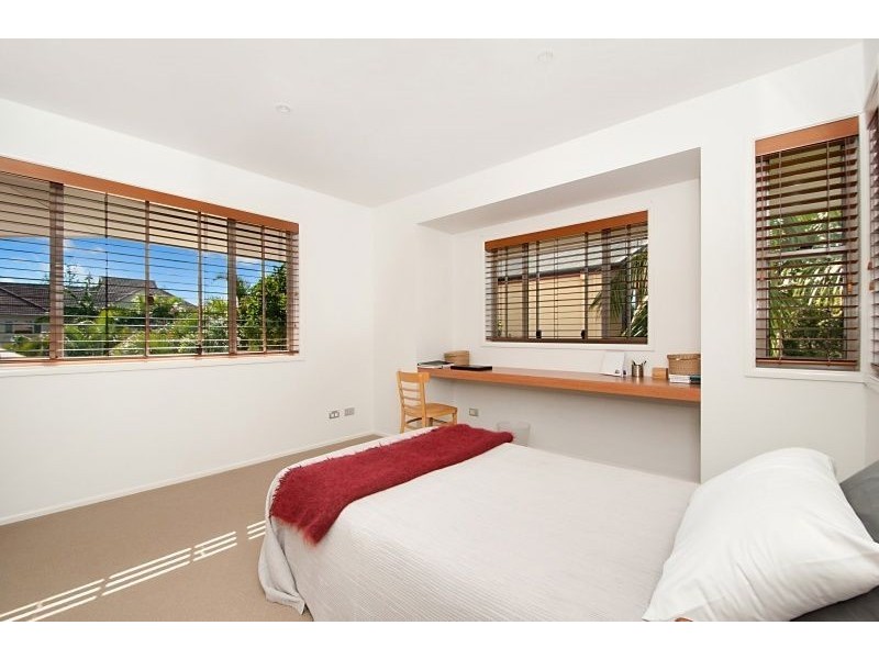 12 Francis Street, Mermaid Beach QLD 4218