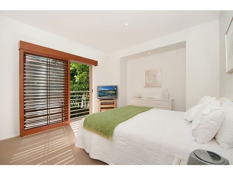 12 Francis Street, Mermaid Beach QLD 4218