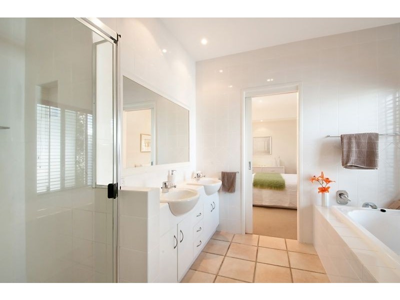 12 Francis Street, Mermaid Beach QLD 4218