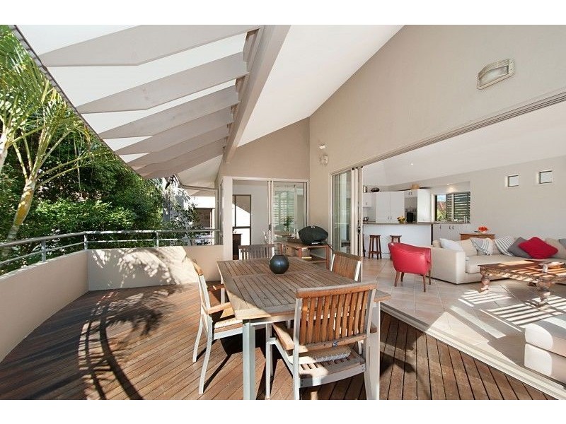 12 Francis Street, Mermaid Beach QLD 4218