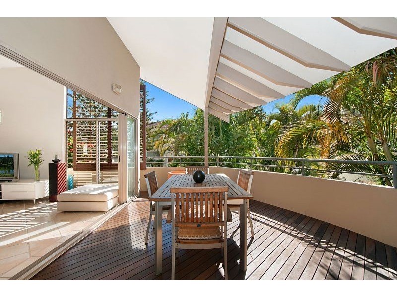 12 Francis Street, Mermaid Beach QLD 4218