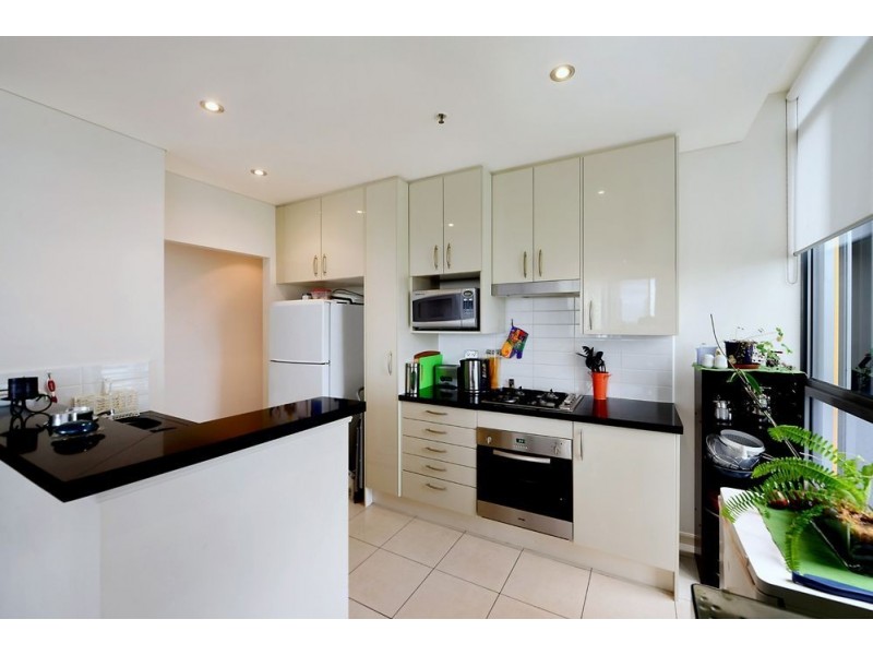 18 Cypress Avenue, Surfers Paradise QLD 4217