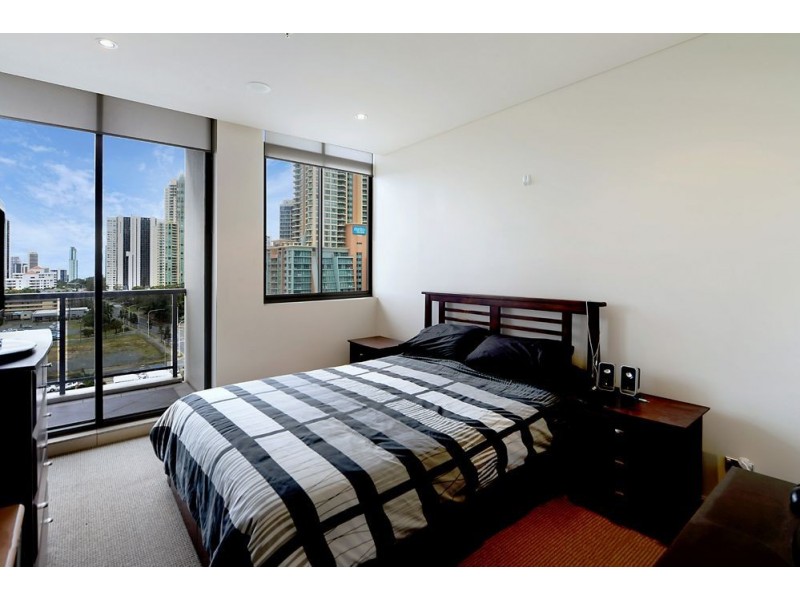 18 Cypress Avenue, Surfers Paradise QLD 4217