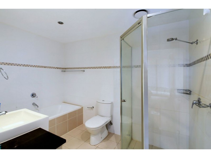 18 Cypress Avenue, Surfers Paradise QLD 4217