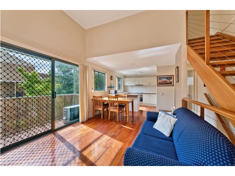 1/3-5 Bradford Street, Labrador QLD 4215