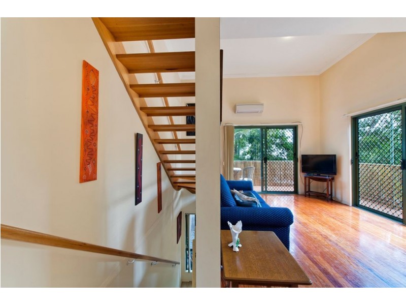 1/3-5 Bradford Street, Labrador QLD 4215