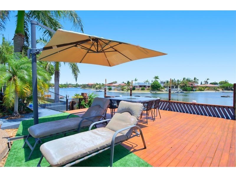 44 Markeri Street, Mermaid Waters QLD 4218