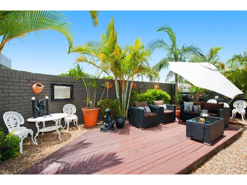 44 Markeri Street, Mermaid Waters QLD 4218