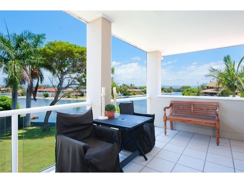 44 Markeri Street, Mermaid Waters QLD 4218