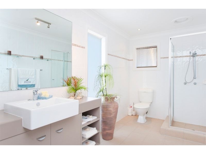 44 Markeri Street, Mermaid Waters QLD 4218