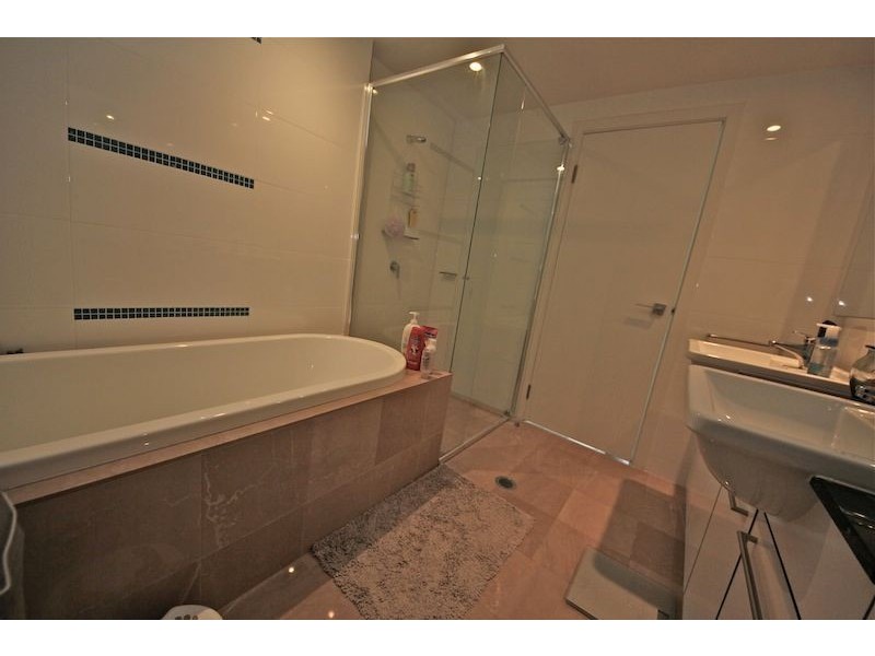 22 Surf Parade, Broadbeach QLD 4218