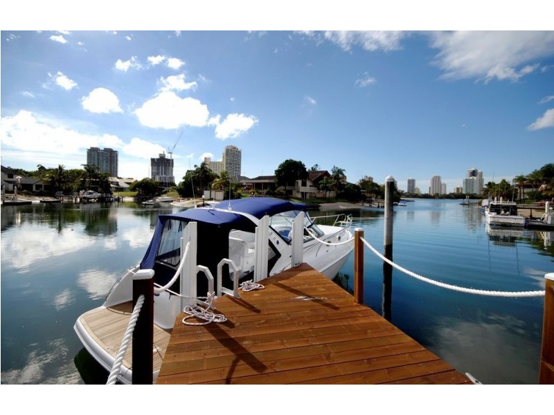 19 Wildash St, Southport QLD 4215