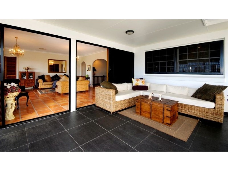 19 Wildash St, Southport QLD 4215