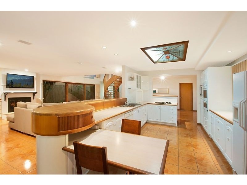 11 Seabeach Avenue, Mermaid Beach QLD 4218