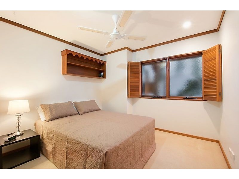 11 Seabeach Avenue, Mermaid Beach QLD 4218