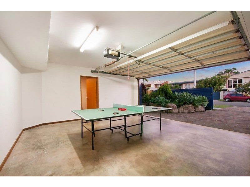 11 Seabeach Avenue, Mermaid Beach QLD 4218