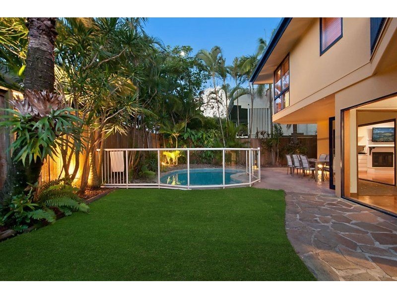 11 Seabeach Avenue, Mermaid Beach QLD 4218