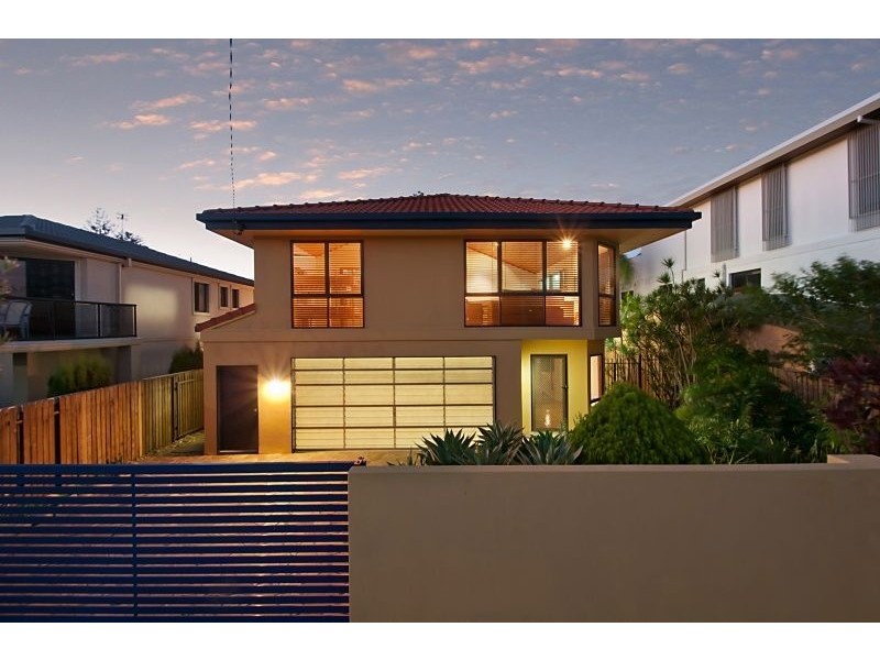 11 Seabeach Avenue, Mermaid Beach QLD 4218