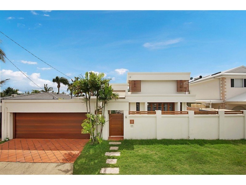 1 Bahia Court, Broadbeach Waters QLD 4218