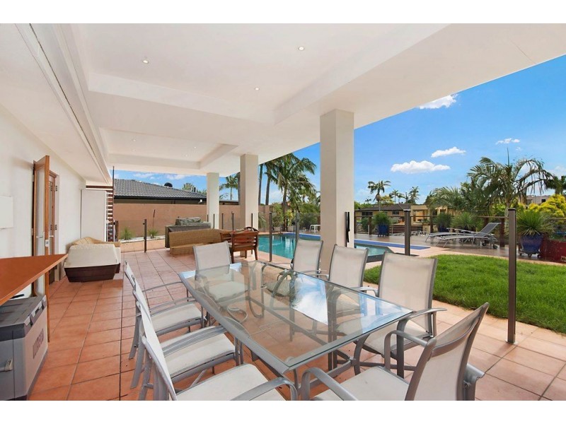 1 Bahia Court, Broadbeach Waters QLD 4218