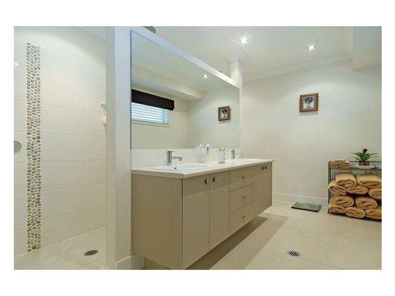 169 Lae Drive, Runaway Bay QLD 4216