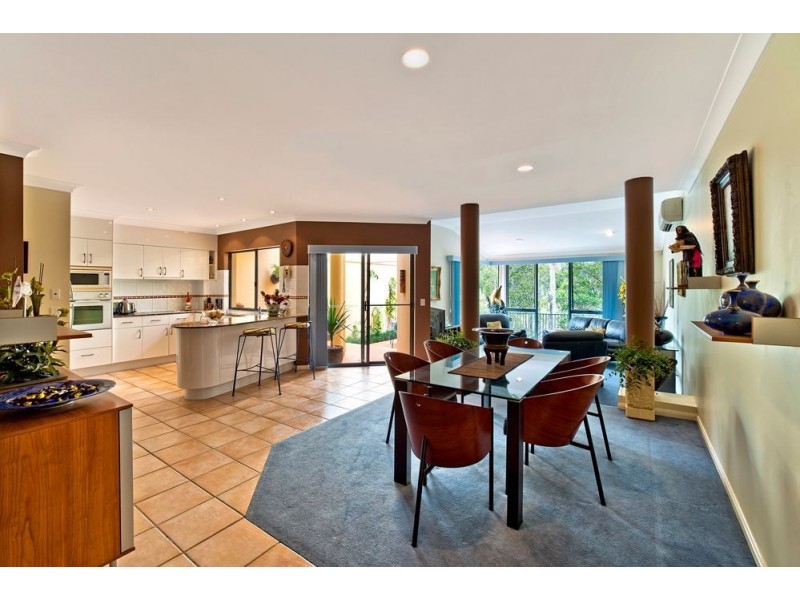 1/125 Santa Cruz Blvd, Clear Island Waters QLD 4226