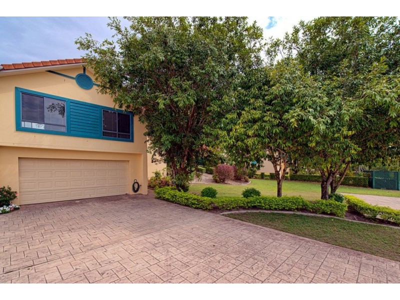 1/125 Santa Cruz Blvd, Clear Island Waters QLD 4226