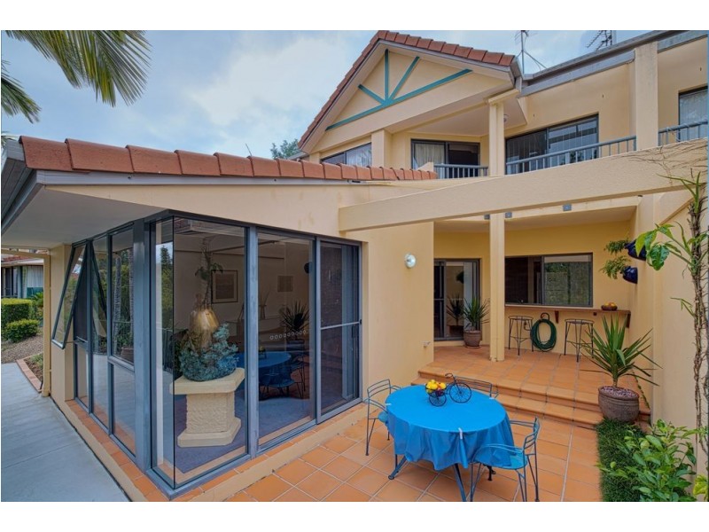 1/125 Santa Cruz Blvd, Clear Island Waters QLD 4226