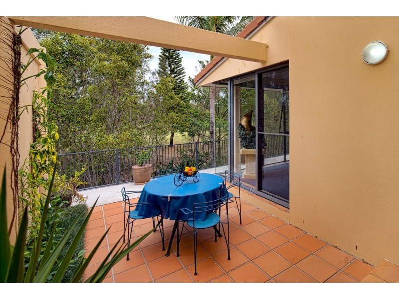 1/125 Santa Cruz Blvd, Clear Island Waters QLD 4226