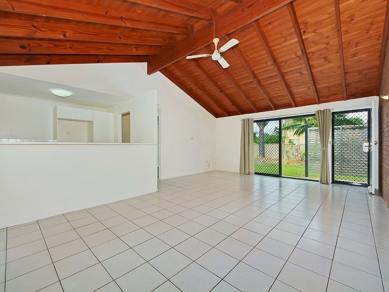 3 Oceanic Drive, Mermaid Waters QLD 4218