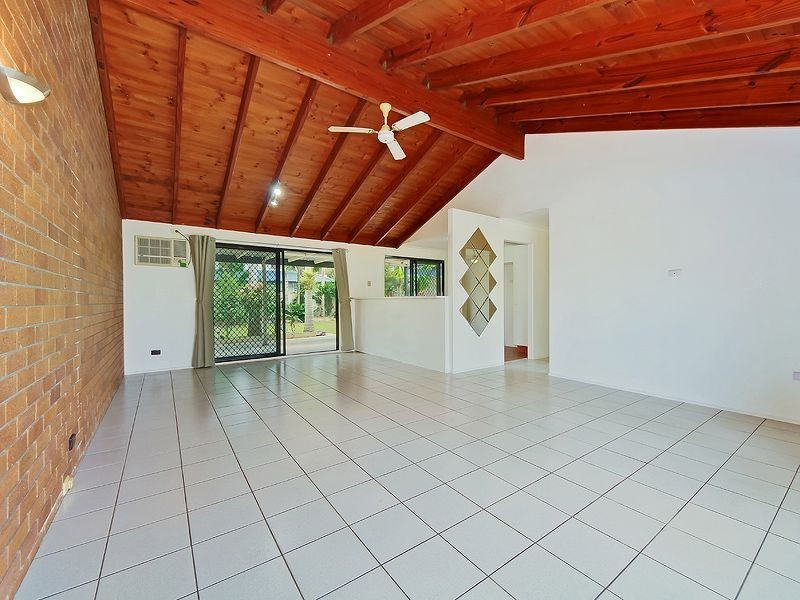 3 Oceanic Drive, Mermaid Waters QLD 4218