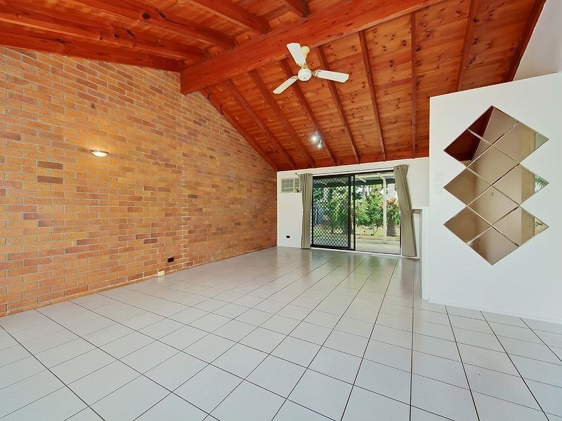 3 Oceanic Drive, Mermaid Waters QLD 4218