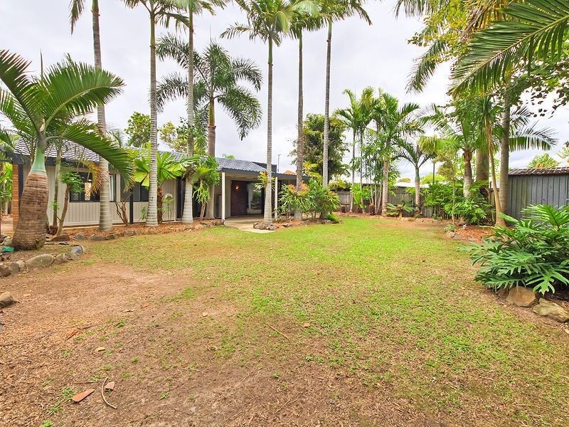 3 Oceanic Drive, Mermaid Waters QLD 4218